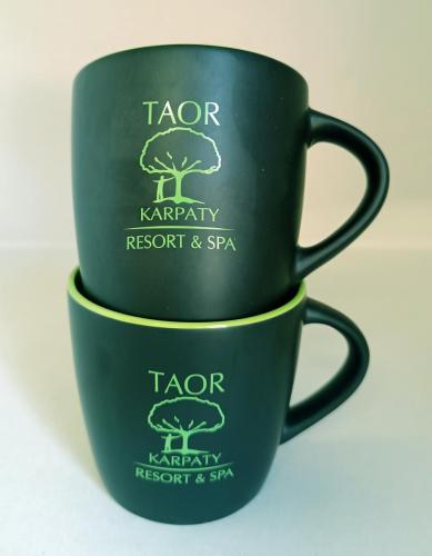 чашки зеленим лого